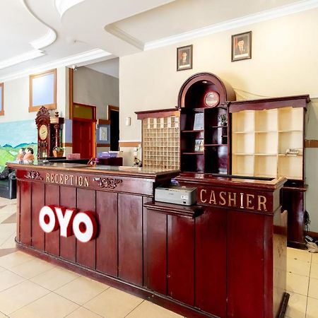 Oyo 1364 Pondok Wisata Istana XI Медан Екстериор снимка