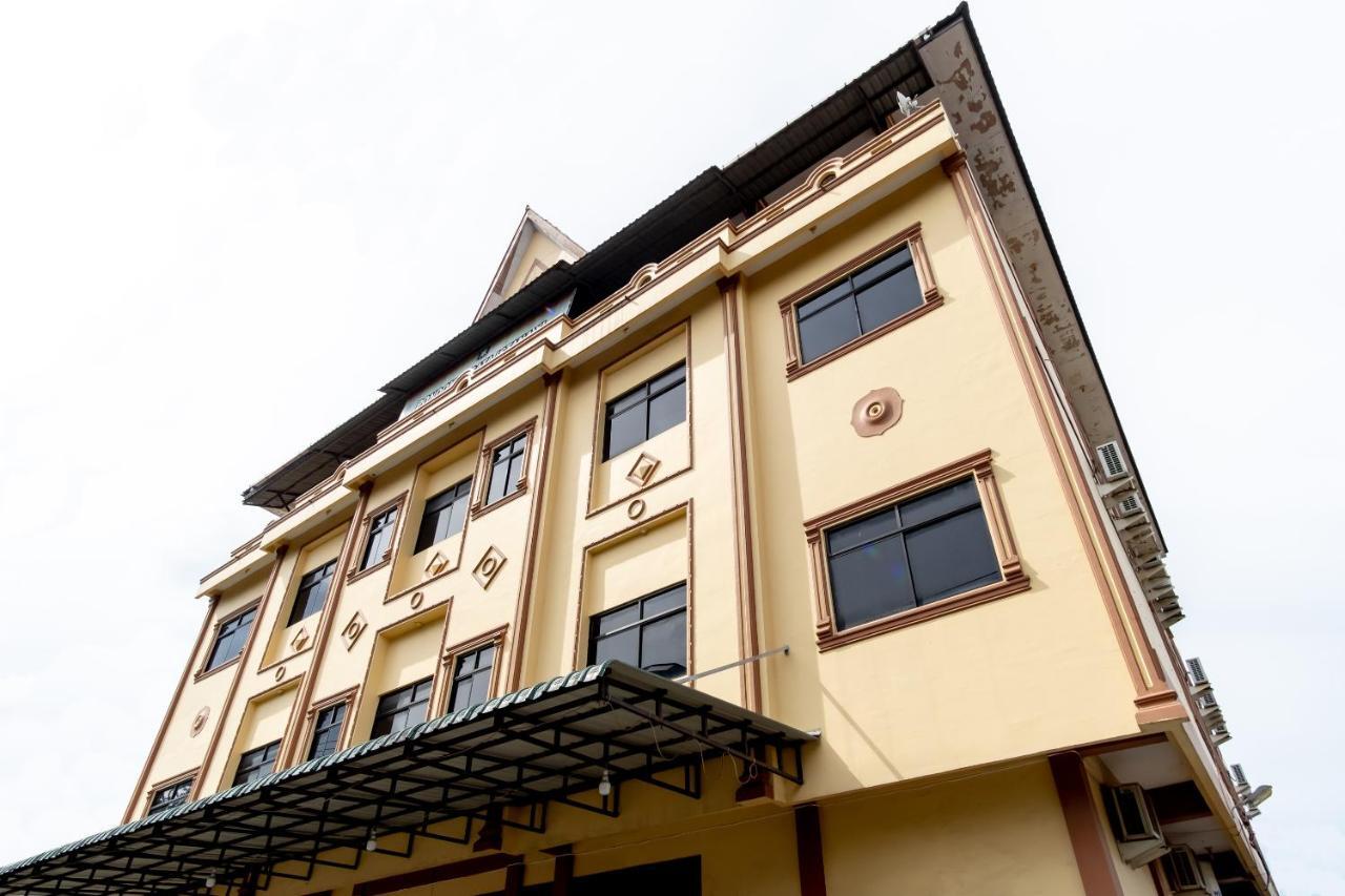 Oyo 1364 Pondok Wisata Istana XI Медан Екстериор снимка